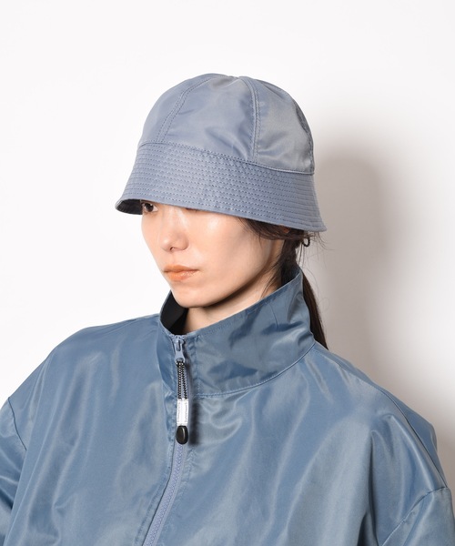 SUPERTHANKS（スーパーサンクス）の「無地＆ベーシック ナイロンソリッドバケットハット/6 PANNEL METRO HAT（ハット・メンズ・ブルー/グレイッシュベージュ・ONE SIZE）」の17枚目の写真
