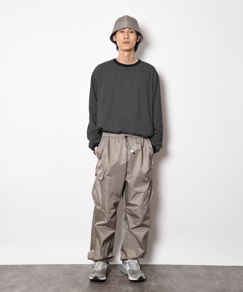 SUPERTHANKS（スーパーサンクス）の「無地＆ベーシック ナイロンソリッドバケットハット/6 PANNEL METRO HAT（ハット・メンズ・ブルー/グレイッシュベージュ・ONE SIZE）」の6枚目の写真