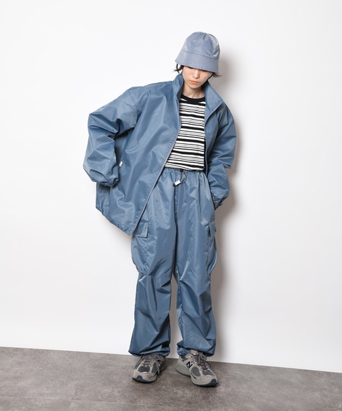 SUPERTHANKS（スーパーサンクス）の「無地＆ベーシック ナイロンソリッドバケットハット/6 PANNEL METRO HAT（ハット・メンズ・ブルー/グレイッシュベージュ・ONE SIZE）」の12枚目の写真