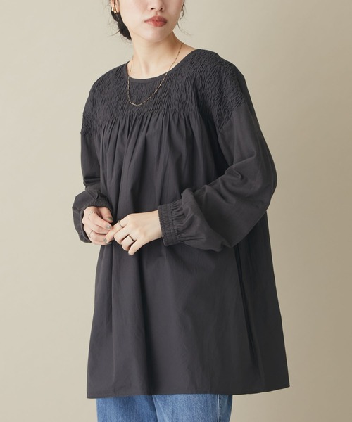 CRAFT STANDARD BOUTIQUE(クラフトスタンダードブティック)の「シャーリングチュニック *◆(Tシャツ/カットソー・レディース・チャコールグレー/オフホワイト/ブラウン・FREE)」の2枚目の写真