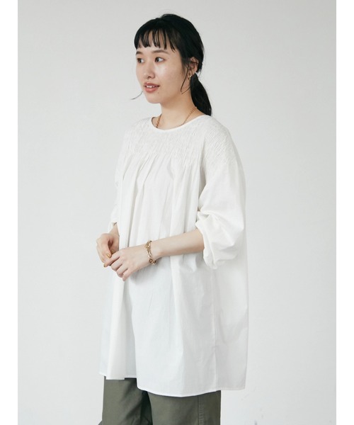 CRAFT STANDARD BOUTIQUE(クラフトスタンダードブティック)の「シャーリングチュニック *◆(Tシャツ/カットソー・レディース・チャコールグレー/オフホワイト/ブラウン・FREE)」の4枚目の写真