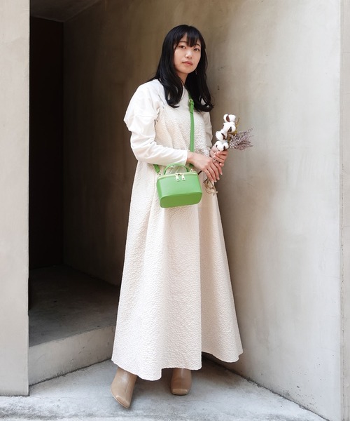 CORNERS（コーナーズ）の「フラワーエンボスキャミワンピース（ワンピース・レディース・ブラック/アイボリー・M/L）」の18枚目の写真