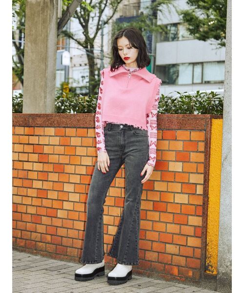 jouetie（ジュエティ）の「ベーシックフレアデニム（デニムパンツ・レディース・ライトブルー/ブラック・SMALL/MEDIUM）」の3枚目の写真