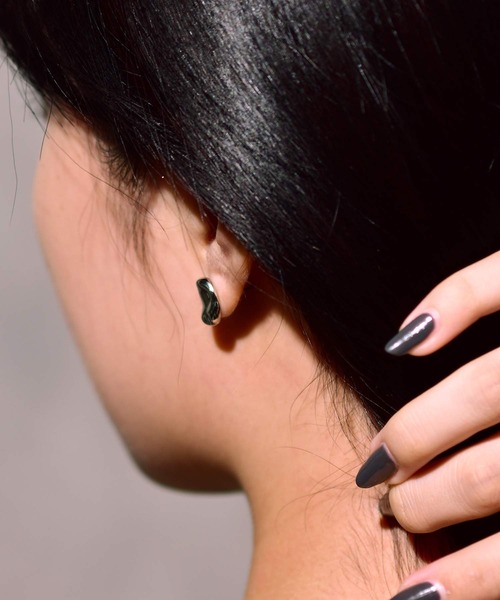 LHME（エルエイチエムイー）の「LHME バロックオーバルピアス/サージカルステンレス316L（金属アレルギー対応）（ピアス（両耳用）・レディース・シルバー/ゴールド・ONE SIZE）」の11枚目の写真