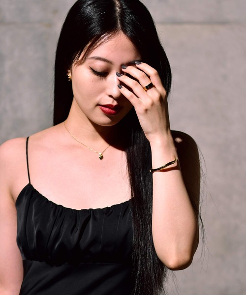 LHME（エルエイチエムイー）の「LHME バロックオーバルピアス/サージカルステンレス316L（金属アレルギー対応）（ピアス（両耳用）・レディース・シルバー/ゴールド・ONE SIZE）」の4枚目の写真