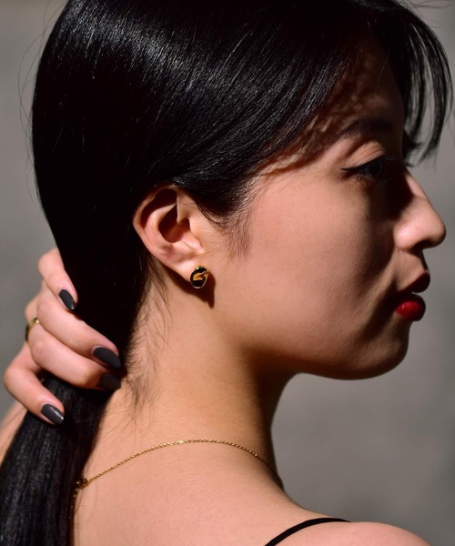 LHME（エルエイチエムイー）の「LHME バロックオーバルピアス/サージカルステンレス316L（金属アレルギー対応）（ピアス（両耳用）・レディース・シルバー/ゴールド・ONE SIZE）」の10枚目の写真