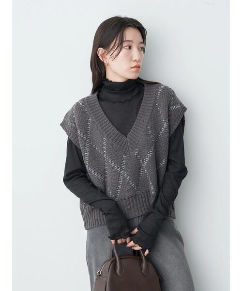 earth music&ecology（アースミュージックアンドエコロジー）の「ダイヤジャカードニットベスト（ベスト・レディース・チャコールグレー/オフホワイト・FREE）」の9枚目の写真