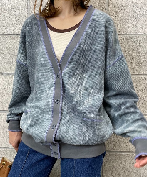 mi via loca（ミヴィアロカ）の「ワッフルタイダイVネックカーディガン（カーディガン/ボレロ・レディース・スミクロ/グリーン/パープル・FREE）」の17枚目の写真