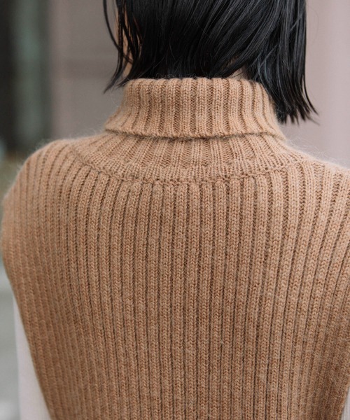 Munich（ミューニック）の「リブニットタートルネックジレ（ニット/セーター・レディース・オフホワイト/グリーン/キャメル・FREE）」の21枚目の写真