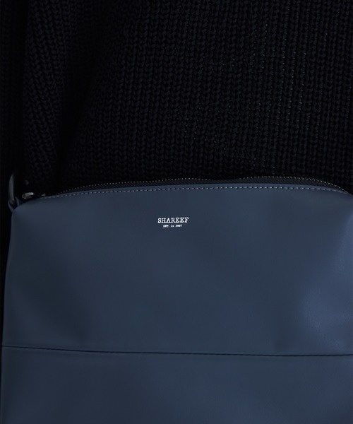 SHAREEF（シャリーフ）の「STUDIOUS別注 SACOCHE BAG（ショルダーバッグ・メンズ・ホワイト/ブラック/ダークグレー・FREE）」の12枚目の写真