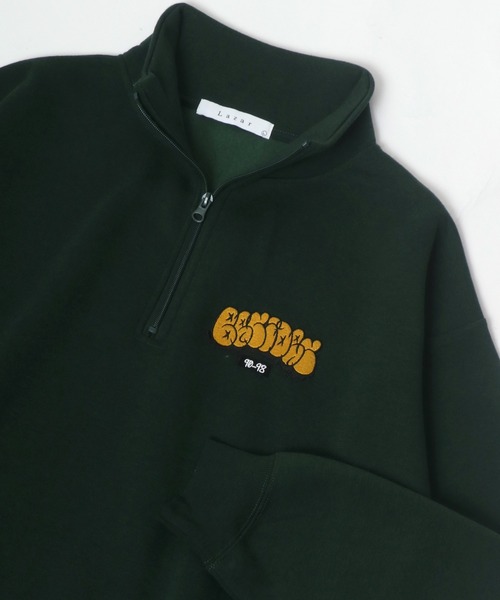 Lazar（ラザル）の「Lazar 別注 裏起毛 オーバーサイズ ワンポイント刺繍 ハーフジップ スウェット トレーナー プルオーバー/ストリート/カレッジ（スウェット・メンズ・ブラック/ブルー系その他2/グレー系その他/ブラック系その他/アッシュグレー/ダークグリーン/ホワイト/ホワイト系その他/チャコール/グリーン系その他/ブルー系その他/ベージュ/ネイビー/グレー系その他2/グリーン系その他2/グリーン系その他3/グレー系その他3/グレー系その他4・M/L/LL）」の14枚目の写真