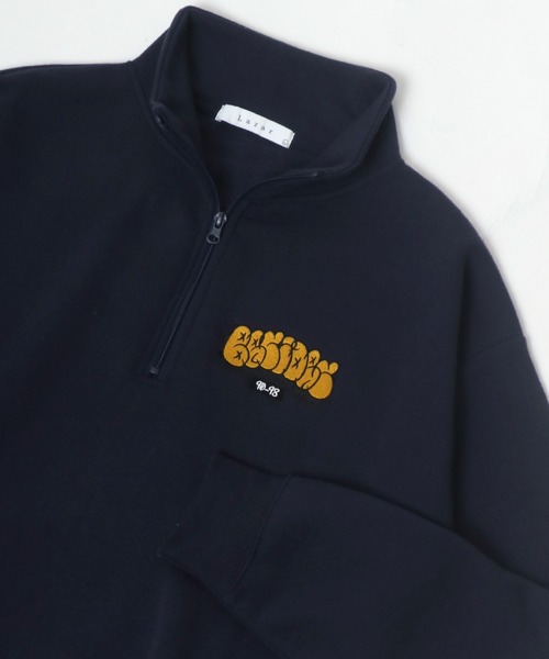 Lazar（ラザル）の「Lazar 別注 裏起毛 オーバーサイズ ワンポイント刺繍 ハーフジップ スウェット トレーナー プルオーバー/ストリート/カレッジ（スウェット・メンズ・ブラック/ブルー系その他2/グレー系その他/ブラック系その他/アッシュグレー/ダークグリーン/ホワイト/ホワイト系その他/チャコール/グリーン系その他/ブルー系その他/ベージュ/ネイビー/グレー系その他2/グリーン系その他2/グリーン系その他3/グレー系その他3/グレー系その他4・M/L/LL）」の18枚目の写真