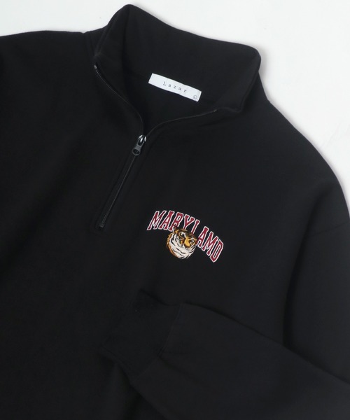 Lazar（ラザル）の「Lazar 別注 裏起毛 オーバーサイズ ワンポイント刺繍 ハーフジップ スウェット トレーナー プルオーバー/ストリート/カレッジ（スウェット・メンズ・ブラック/ブルー系その他2/グレー系その他/ブラック系その他/アッシュグレー/ダークグリーン/ホワイト/ホワイト系その他/チャコール/グリーン系その他/ブルー系その他/ベージュ/ネイビー/グレー系その他2/グリーン系その他2/グリーン系その他3/グレー系その他3/グレー系その他4・M/L/LL）」の4枚目の写真