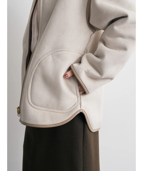 YECCA VECCA（イェッカヴェッカ）の「リバーシブルフェイクムートンコート（ムートンコート・レディース・グレイッシュベージュ/チャコールグレー/ベージュ・FREE）」の8枚目の写真