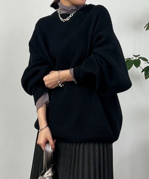 un dix cors(アンディコール)の「ゴマジャガードシンプルニットプルオーバー(ニット/セーター・レディース・レッド/チャコールグレー/ライトベージュ/ブラック/ブルー・FREE)」の1枚目の写真