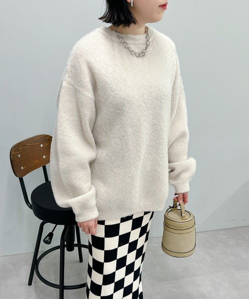 un dix cors(アンディコール)の「ゴマジャガードシンプルニットプルオーバー(ニット/セーター・レディース・レッド/チャコールグレー/ライトベージュ/ブラック/ブルー・FREE)」の7枚目の写真