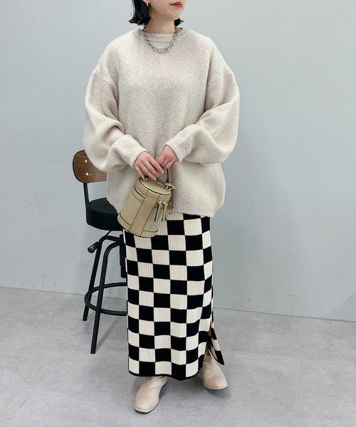 un dix cors(アンディコール)の「ゴマジャガードシンプルニットプルオーバー(ニット/セーター・レディース・レッド/チャコールグレー/ライトベージュ/ブラック/ブルー・FREE)」の8枚目の写真