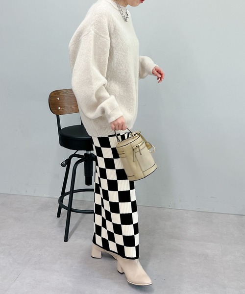 un dix cors(アンディコール)の「ゴマジャガードシンプルニットプルオーバー(ニット/セーター・レディース・レッド/チャコールグレー/ライトベージュ/ブラック/ブルー・FREE)」の20枚目の写真