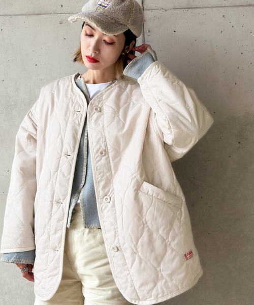 Java(ジャバ)の「《JaVaジャバ コラボ》ノーカラーキルティングコート(ノーカラーコート・メンズ・カーキブラウン/ブラック/カーキ/アイボリー・LARGE/MEDIUM/X-LARGE)」の2枚目の写真