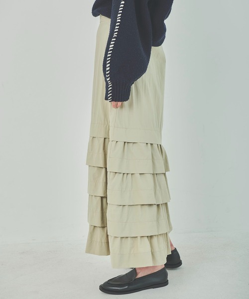 OUTERSUNSET（アウターサンセット）の「long tiered skirt（スカート・レディース・グレイッシュベージュ/ブラック・FREE）」の8枚目の写真