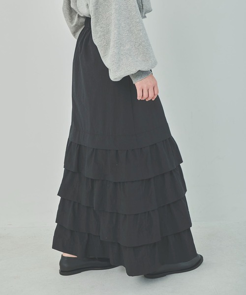 OUTERSUNSET（アウターサンセット）の「long tiered skirt（スカート・レディース・グレイッシュベージュ/ブラック・FREE）」の19枚目の写真