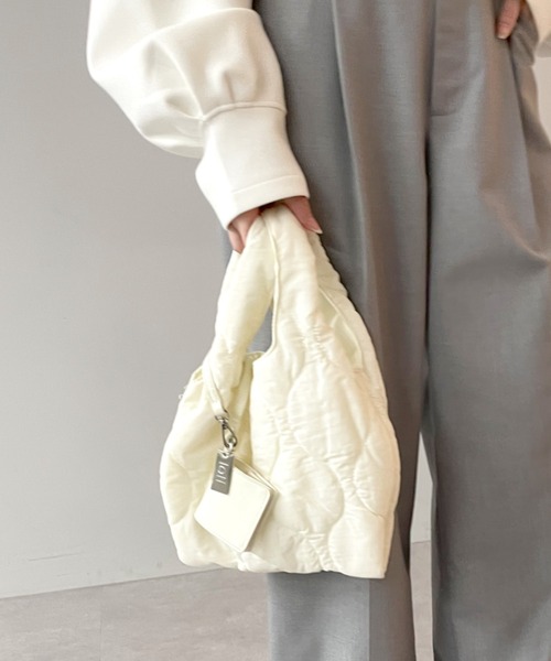 loti（ロティ）の「loti ミニキルトコインケース付BAG（トートバッグ・レディース・ブラック/アイボリー・ONE SIZE）」の3枚目の写真