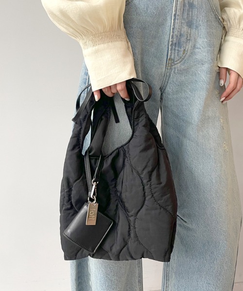 loti（ロティ）の「loti ミニキルトコインケース付BAG（トートバッグ・レディース・ブラック/アイボリー・ONE SIZE）」の4枚目の写真
