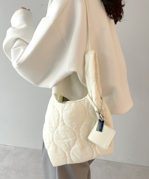 loti（ロティ）の「loti ミニキルトコインケース付BAG（トートバッグ・レディース・ブラック/アイボリー・ONE SIZE）」の5枚目の写真