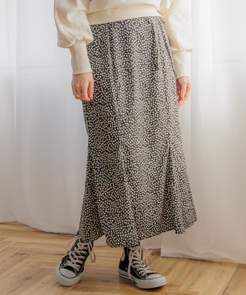 flower（フラワー）の「フローラルパピヨンスカート（スカート・レディース・ブラック/パープル・FREE）」の2枚目の写真