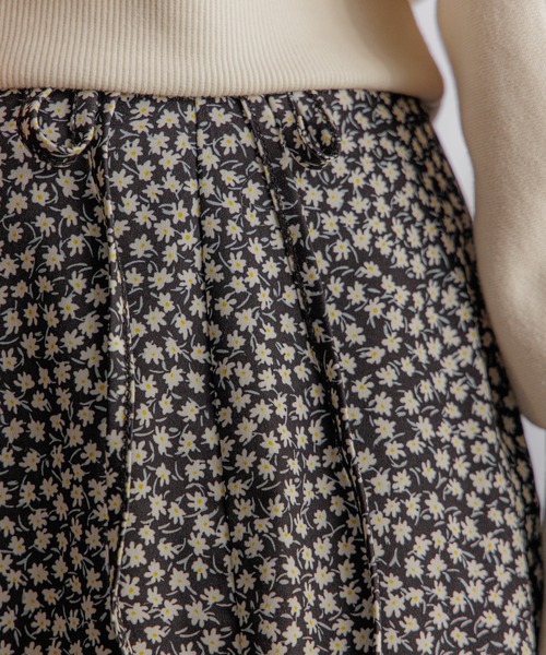 flower（フラワー）の「フローラルパピヨンスカート（スカート・レディース・ブラック/パープル・FREE）」の5枚目の写真