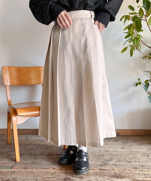 Mysa&Liina（ミーサリーナ）の「太プリーツロングスカート（スカート・レディース・アイボリー/ブラック・M/L）」の3枚目の写真