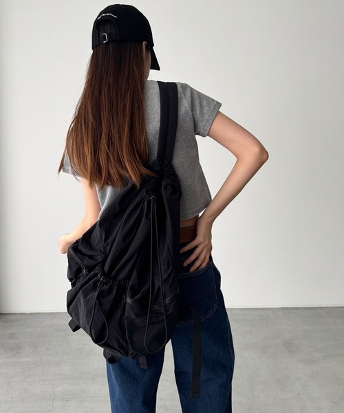 CANAL JEAN（キャナルジーン）の「El mar　ドローストリングバックパック/ナップサック（バックパック/リュック・レディース・ブラック/ライトベージュ/カーキ・ONE SIZE）」の10枚目の写真