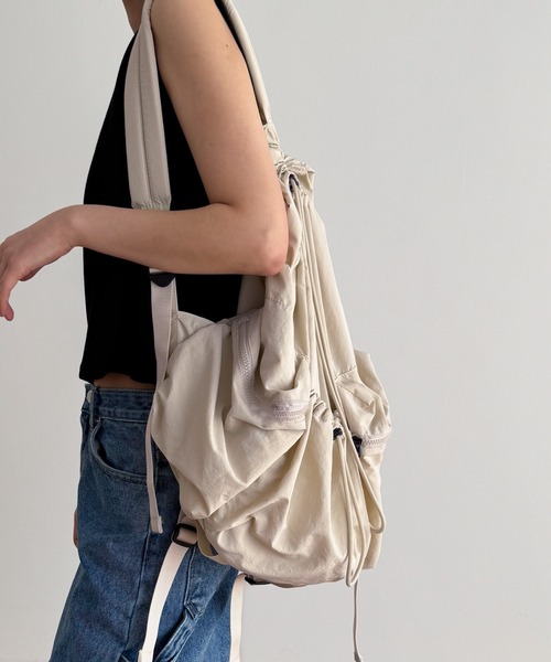 CANAL JEAN（キャナルジーン）の「El mar　ドローストリングバックパック/ナップサック（バックパック/リュック・レディース・ブラック/ライトベージュ/カーキ・ONE SIZE）」の11枚目の写真