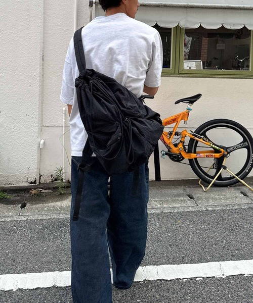 CANAL JEAN（キャナルジーン）の「El mar　ドローストリングバックパック/ナップサック（バックパック/リュック・レディース・ブラック/ライトベージュ/カーキ・ONE SIZE）」の14枚目の写真