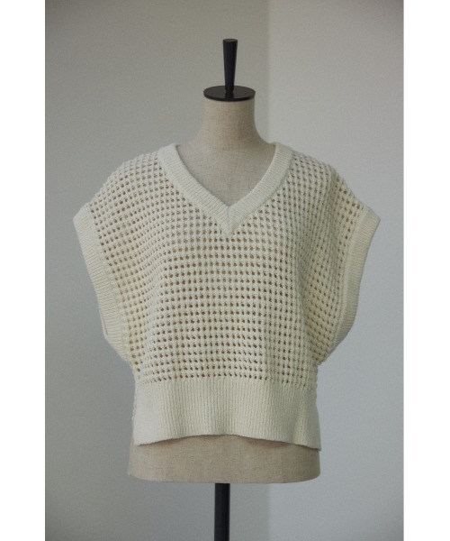 BLACK BY MOUSSY（ブラックバイマウジー）の「mesh v-neck vest（メッシュVネックベスト）（ベスト・レディース・ライトイエロー/ライトグリーン/ホワイト・FREE）」の2枚目の写真