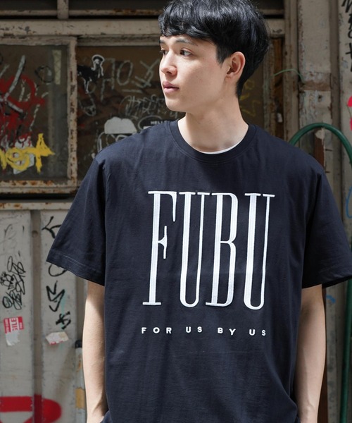 FUBU（ フブ）の「FUBU / フブ 刺繍 ロゴ S/S Tシャツ（Tシャツ/カットソー・メンズ・ホワイト系その他/グリーン/ブルー/ブラウン/パープル/ブラック/ホワイト・LARGE/MEDIUM/X-LARGE）」の3枚目の写真