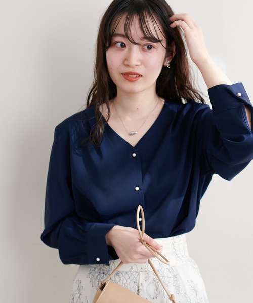 CHANELデザイナー 入手困難品 パール粒フローラルとろみシャツ CHANELデザイナー 入手困難品 パール粒フローラルとろみシャツ