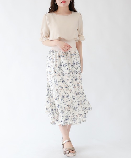 ASTORIA ODIER（アストリアオディール）の「ウエストリブ花柄ワンピース（ワンピース・レディース・ホワイト/アイボリー・SMALL/MEDIUM）」の2枚目の写真