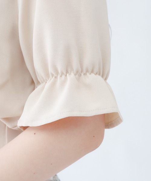 ASTORIA ODIER（アストリアオディール）の「ウエストリブ花柄ワンピース（ワンピース・レディース・ホワイト/アイボリー・SMALL/MEDIUM）」の9枚目の写真
