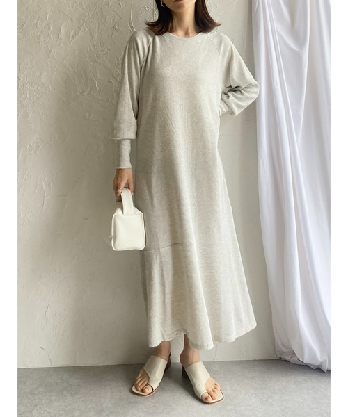 She's Closet(シーズクローゼット)の「カットリブバックオープンティアード切り替え長袖ロングマーメイドワンピース(ワンピース・レディース・ブラック/オートミール・FREE)」の11枚目の写真
