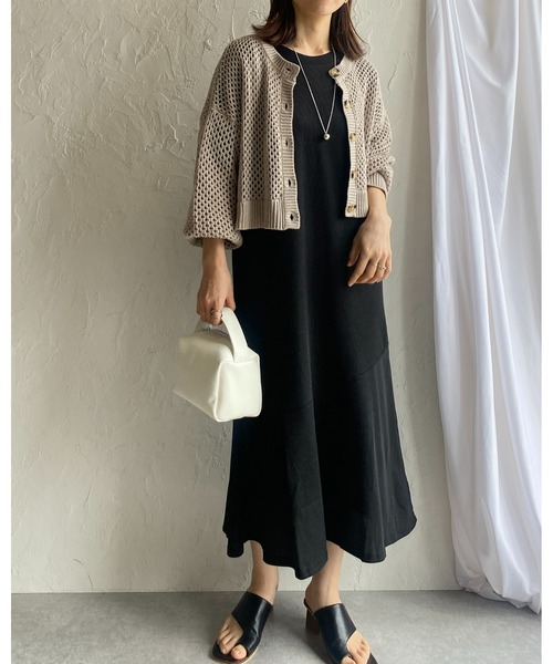 She's Closet(シーズクローゼット)の「カットリブバックオープンティアード切り替え長袖ロングマーメイドワンピース(ワンピース・レディース・ブラック/オートミール・FREE)」の14枚目の写真