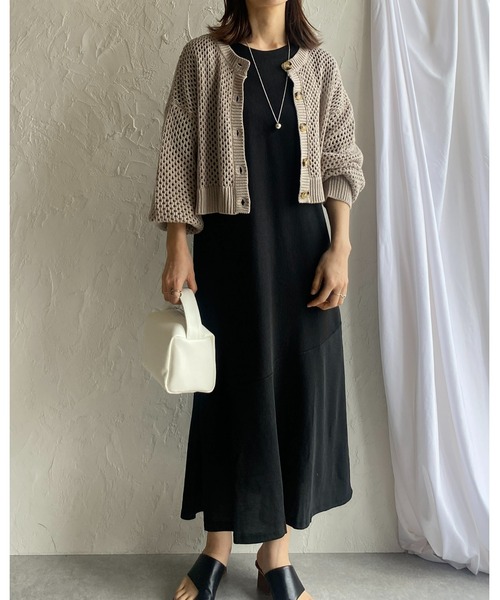 She's Closet(シーズクローゼット)の「カットリブバックオープンティアード切り替え長袖ロングマーメイドワンピース(ワンピース・レディース・ブラック/オートミール・FREE)」の21枚目の写真