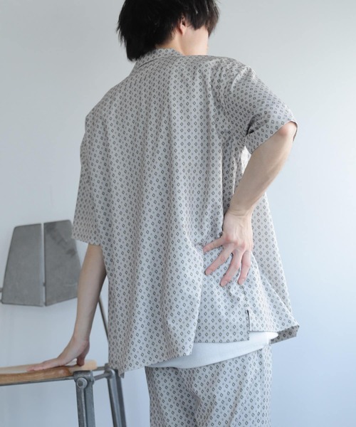 SENSE OF PLACE by URBAN RESEARCH（センスオブプレイスバイアーバンリサーチ）の「『イージーケア』コモンガラオープンカラールーズシャツB（シャツ/ブラウス・メンズ・ライトカーキ/ライトベージュ/ブラック・SMALL/MEDIUM/LARGE）」の20枚目の写真