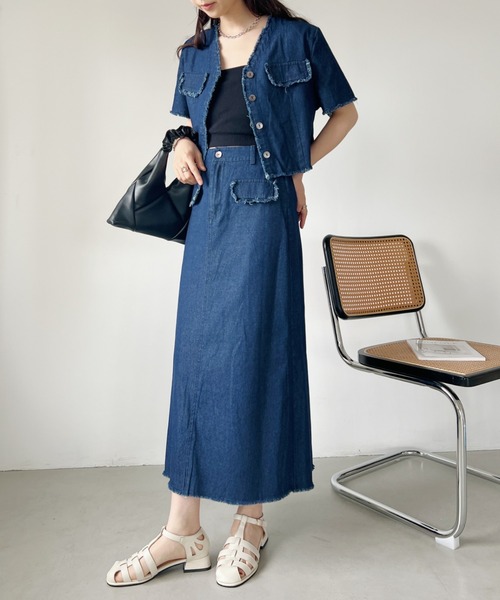 CLEA(クレア)の「【2点SET】フリンジデニムショート丈ジャケット+ロングスカート セットアップ(セットアップ・レディース・ブルー/ライトブルー・M/L)」の1枚目の写真