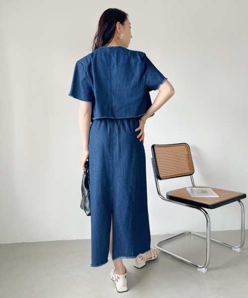 CLEA(クレア)の「【2点SET】フリンジデニムショート丈ジャケット+ロングスカート セットアップ(セットアップ・レディース・ブルー/ライトブルー・M/L)」の15枚目の写真