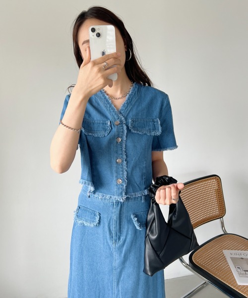 CLEA(クレア)の「【2点SET】フリンジデニムショート丈ジャケット+ロングスカート セットアップ(セットアップ・レディース・ブルー/ライトブルー・M/L)」の11枚目の写真