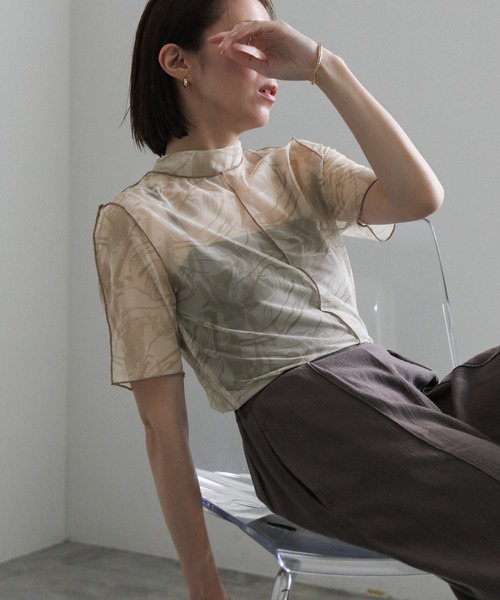 select MOCA（セレクトモカ）の「2WAYニュアンスプリントハイネックシアートップス（Tシャツ/カットソー・レディース・ブルー/イエロー/ベージュ/ライトグリーン・FREE）」の22枚目の写真