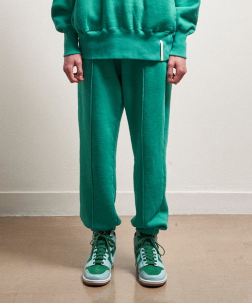 TROVE(トローヴ)の「TROVE 2023AW / HEAVEY FLEECE EASY PANTS(スウェットパンツ・メンズ・ブラック/アイボリー/エメラルド・1/2/3)」の3枚目の写真