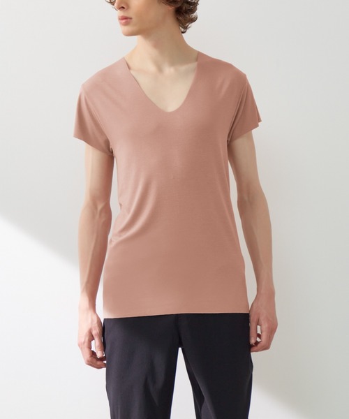 GUNZE(グンゼ)の「ADVANCE LABEL/アドバンスレーベル 半袖Uネック CUT OFF 持続消臭(インナーウェア/肌着・メンズ・ネイビー/ナチュラル/ライトブラウン/カーキ/スモークピンク/ブラック/ライトグレー/ベージュ系その他/ホワイト/ブラウン・SMALL/MEDIUM/LARGE)」の5枚目の写真