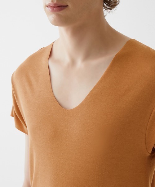 GUNZE(グンゼ)の「ADVANCE LABEL/アドバンスレーベル 半袖Uネック CUT OFF 持続消臭(インナーウェア/肌着・メンズ・ネイビー/ナチュラル/ライトブラウン/カーキ/スモークピンク/ブラック/ライトグレー/ベージュ系その他/ホワイト/ブラウン・SMALL/MEDIUM/LARGE)」の14枚目の写真